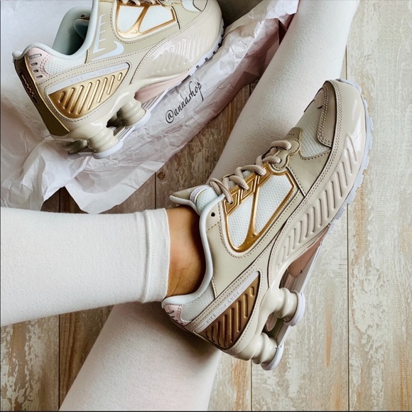 Nike Shoes - NWT Nike Shox enigma